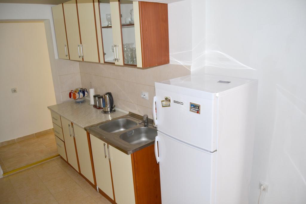 Apartments Dobrisa Cattaro Esterno foto